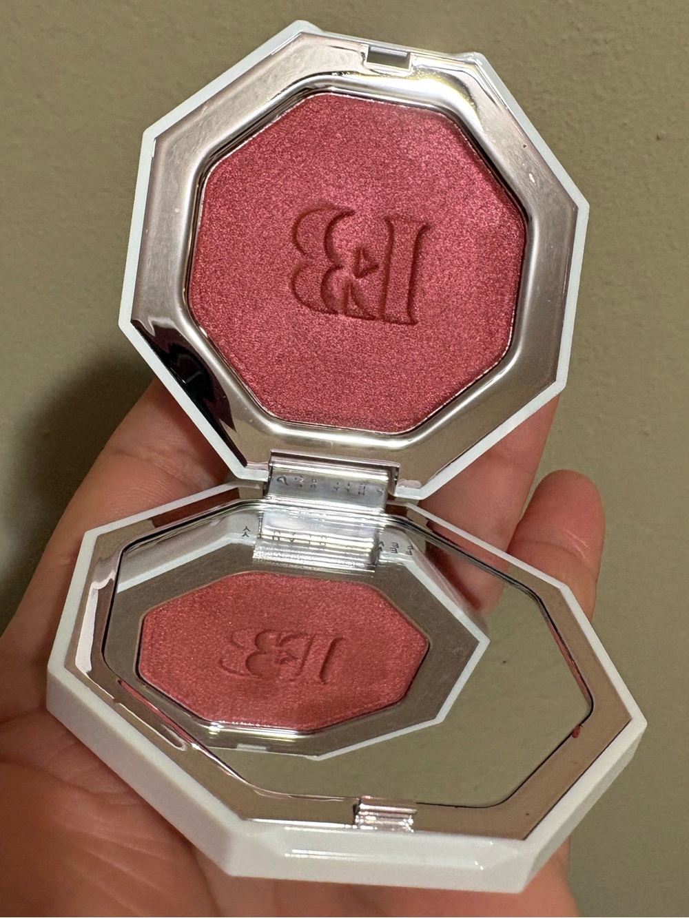 Fenty Beauty KILLAWATT FREESTYLE HIGHLIGHTER In RUBY RICHEZ Like New Swatched - Picture 9 of 9
